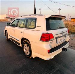 تۆیۆتا لاند کروزەر